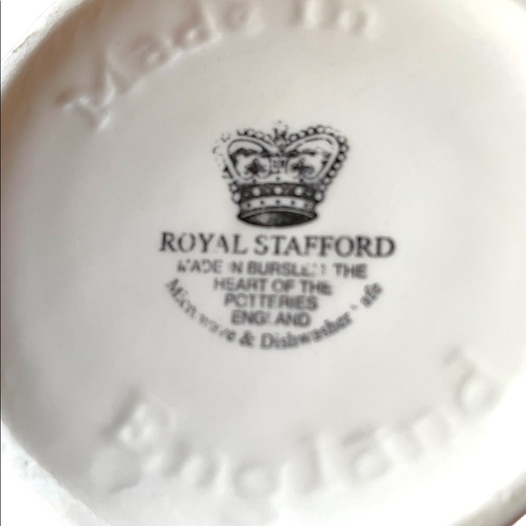 Royal Stafford Pottery Made in England "CapPUGccino" Coffee Mug w/ Pug & Paws - Picture 9 of 9